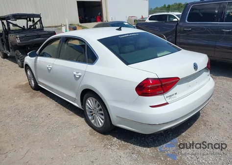2016 Volkswagen Passat 1.8T Se z USA, uszkodzony, nr VIN 1VWBT7A3XGC067745